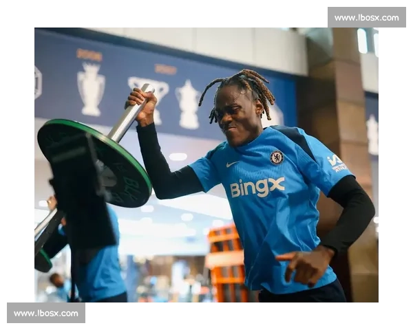 布莱顿 2025-26 主场球衣发布！邓克、吕特领衔演绎蓝白新章